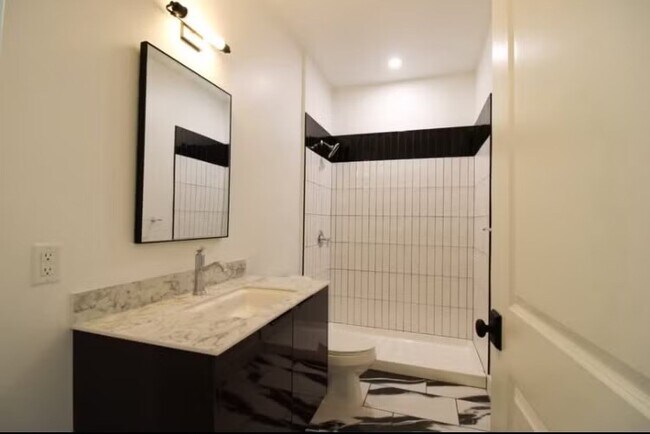 Building Photo - 30 W Broad St