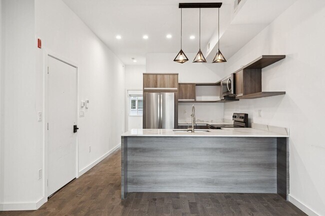 Building Photo - 2028 E Fletcher St