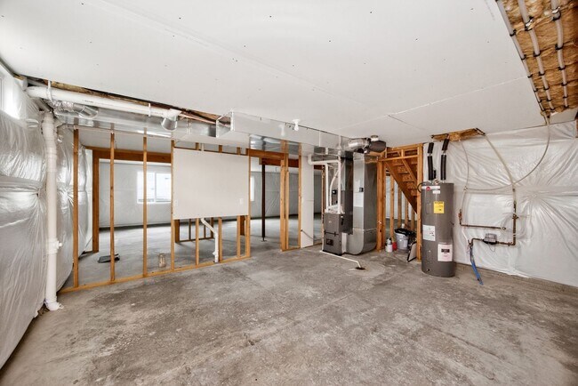 Building Photo - MODERN COMFORT!! 3 Bedroom, 2 Bathroom Home in Ankeny!