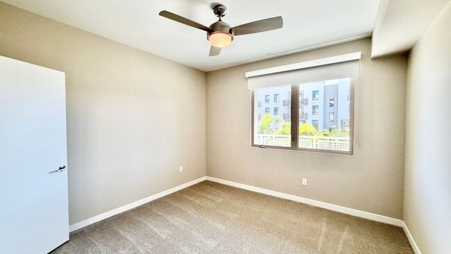 Building Photo - Brand New High-Rise Condo Unit with Stunni...