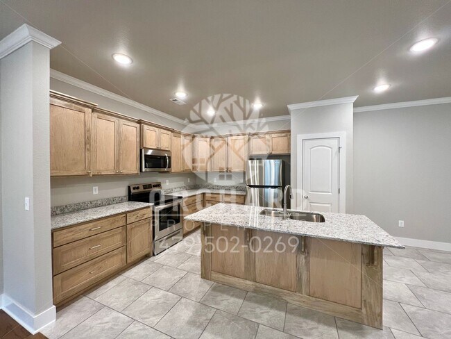 Building Photo - 580 Bradford Dr