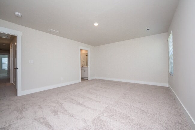 Building Photo - Stunning 3BR/2.5BA Luxury Townhome with Loft & Garage in Greenville! $2,050/mo rent