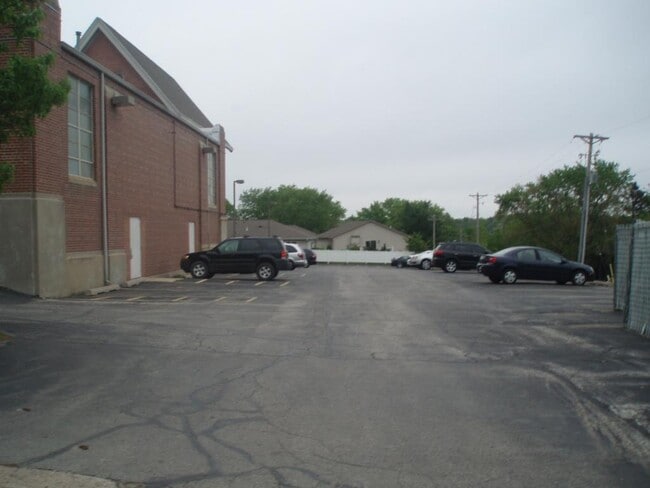 Building Photo - 413 6th Ave