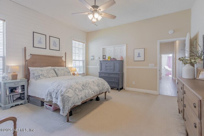 Building Photo - 4051 Richmond Park Dr E