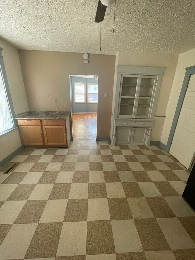 Building Photo - *30 Days of FREE RENT With SIGNED LEASE!* ...