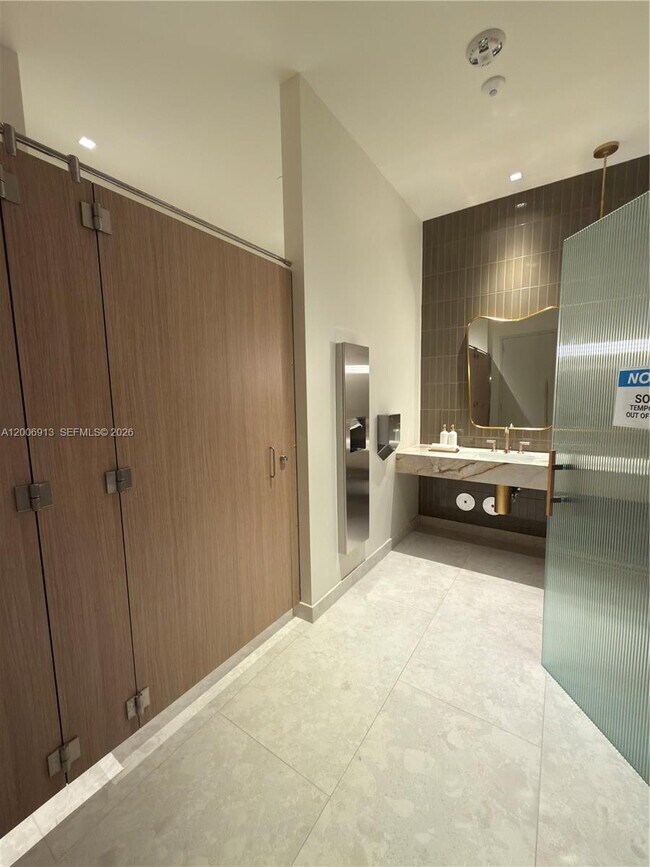 Building Photo - 77 SE 5th St