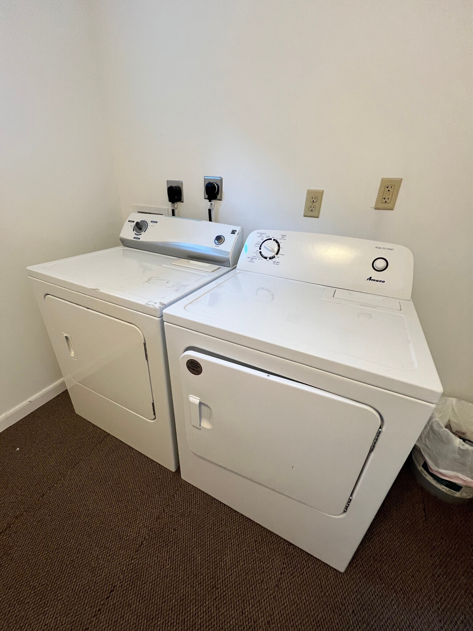 Laundry - 3260 Starr St