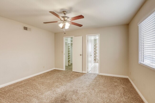 Building Photo - Beautiful 4 bedroom POOL home close to Nellis AFB!