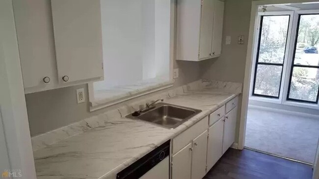 Primary Photo - Room in 2 Bedroom Condo at Roberts Dr