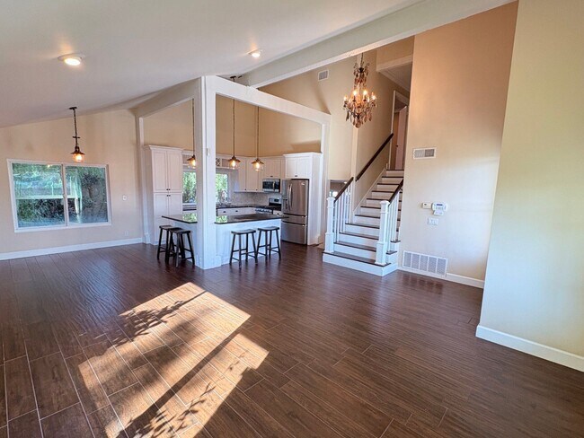 Building Photo - Upgraded 3 bedroom, 2 1/2 bath home with HUGE private yard.  This is a true hidden gem.