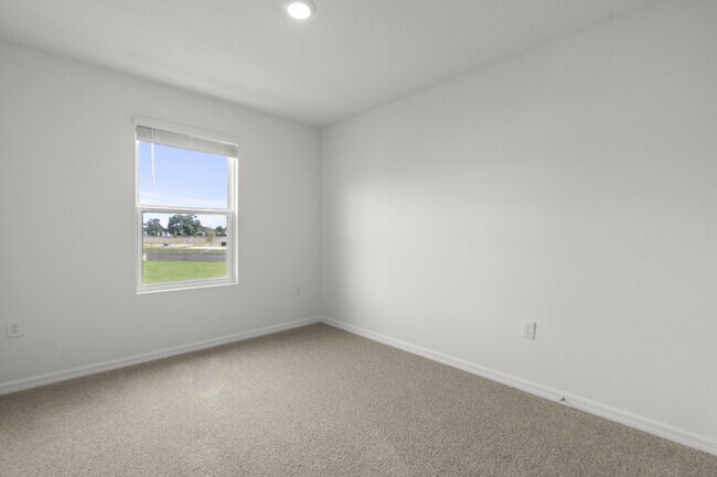 Building Photo - "Spacious 3-Bedroom Townhouse in Ocala wit...