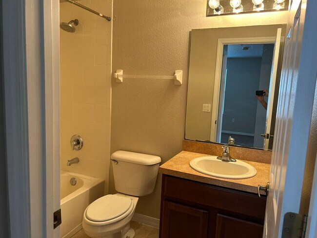 Building Photo - 458 Tradition Ln