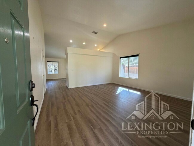 Building Photo - Pristine, single-story, 3bd/2ba, Home in Cameron Park!