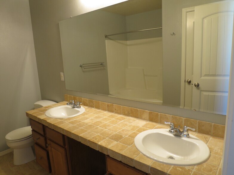 Building Photo - 4322 E Arch Dr