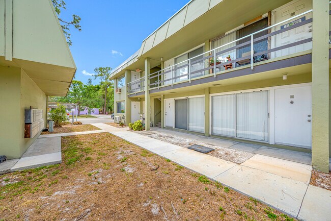 Building Photo - 1852 Meadow Ave