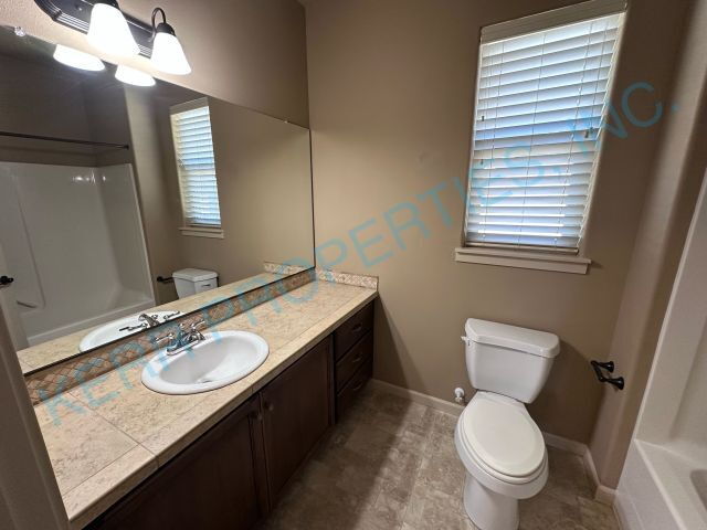 Building Photo - Spacious 5-Bedroom Retreat with 3407 Sq Ft...
