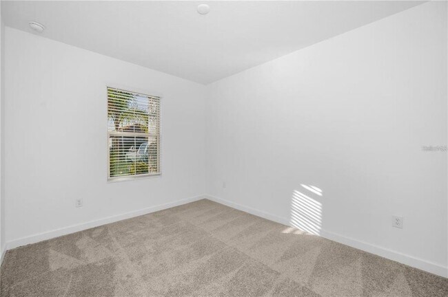 Building Photo - 17432 Holly Wl Ave
