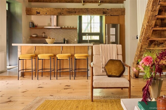 Building Photo - 1883 NY-213