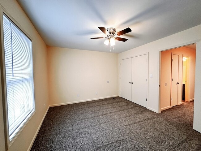 Building Photo - 108 Coyote Ct