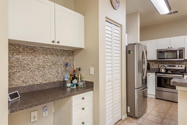 Building Photo - 2141 Portofino Pl