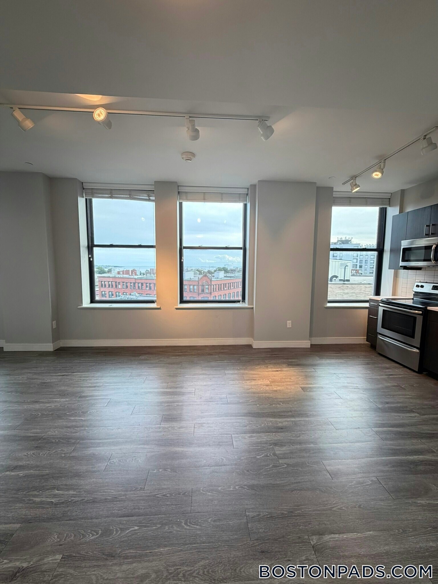 Building Photo - 23 Central Ave