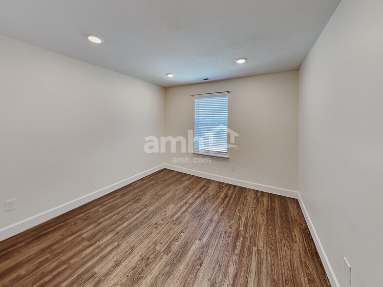 Building Photo - 2360 S Wild Horse Way