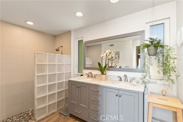 Building Photo - 723 Avenida Presidio
