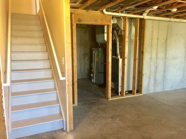 Building Photo - Beautiful Home in Quiet Cul-De-Sac Shelbyville! Basement!