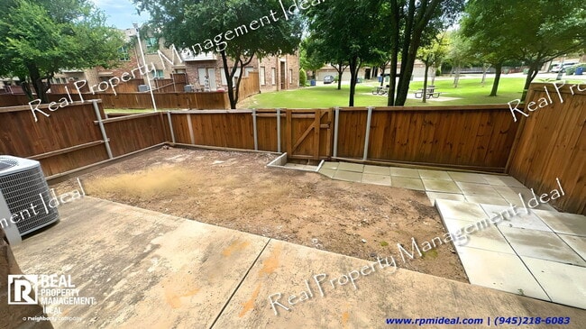 Building Photo - 304 Basil St