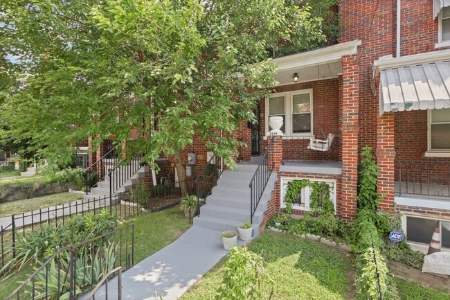 Primary Photo - 5219 2nd St NW