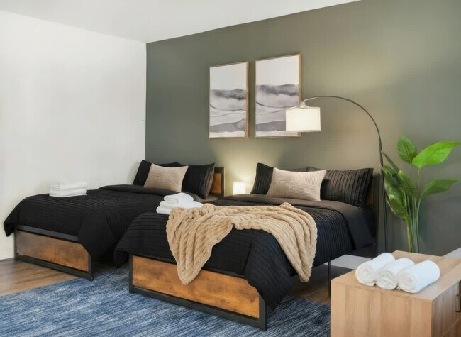 Building Photo - 1131 Fairway Green Ln