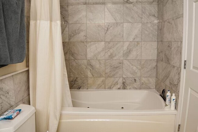 Building Photo - 110 Cypress St