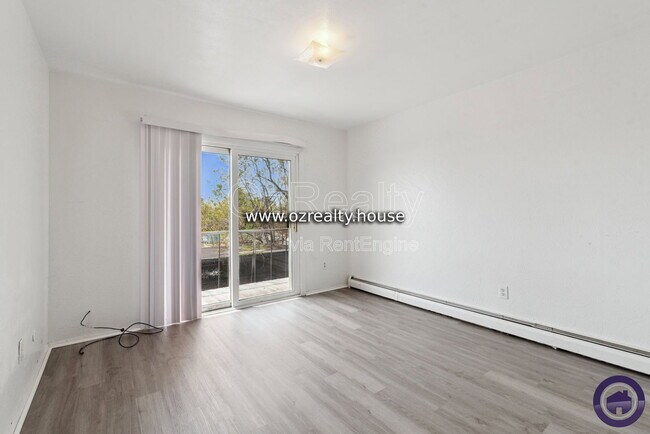 Building Photo - 1733 Christian Ave