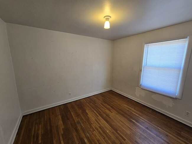 Building Photo - 235 Madison St