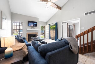 Building Photo - 200 Pecan Dr
