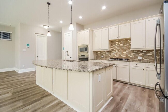 Building Photo - 8840 Ashbloom Ln