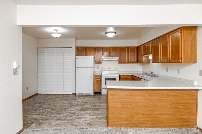 Lower 2BR, 1BA - 987SF - Kitchen - Coldspring Manor