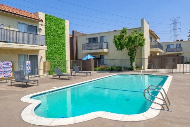 Building Photo - Downey Pointe Apartments