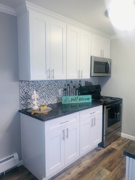 Building Photo - 37910 Euclid Ave