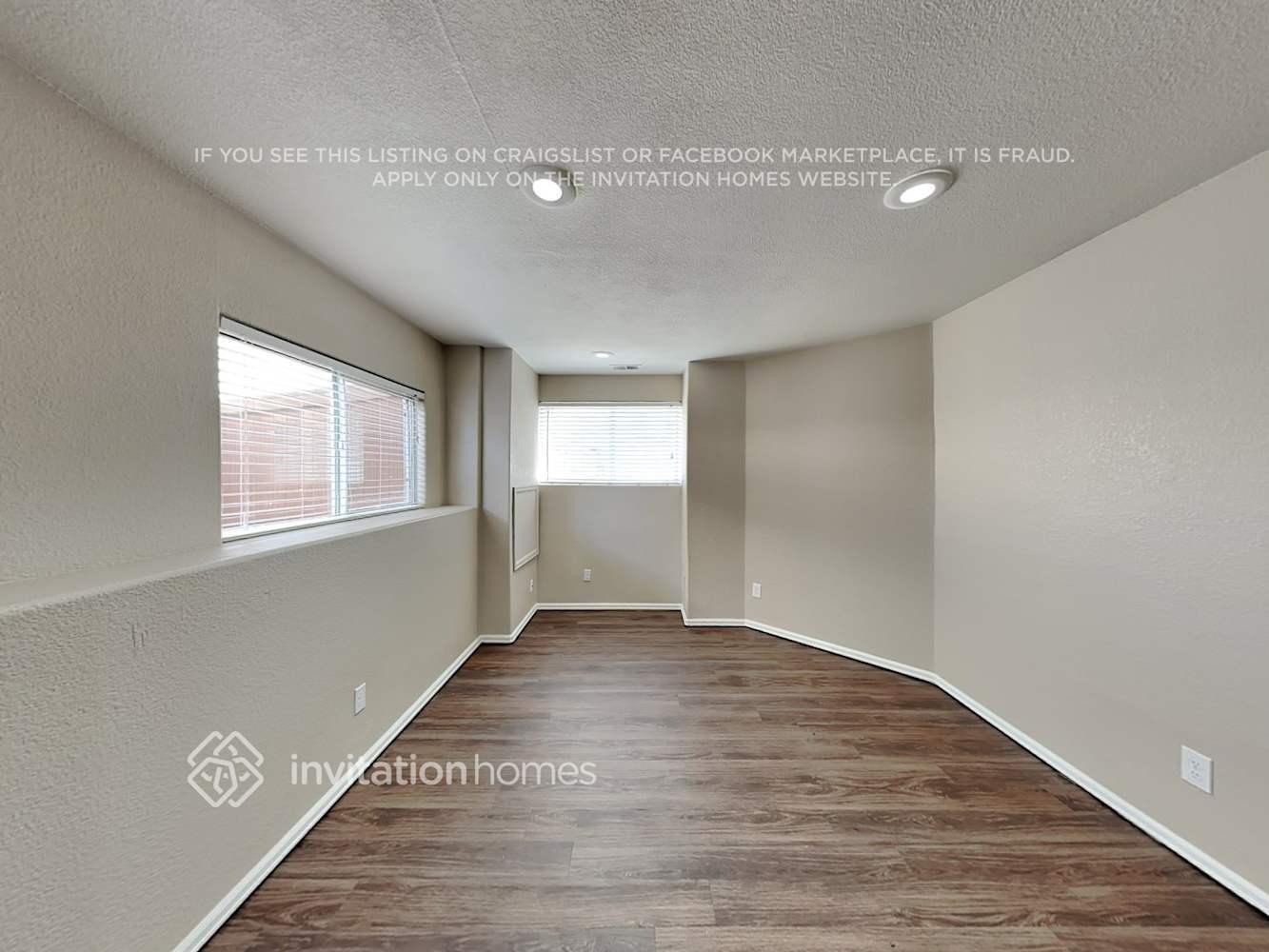 Building Photo - 4861 N Silverlace Dr