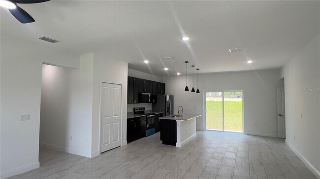 Building Photo - 3315 W Montgomery Ln