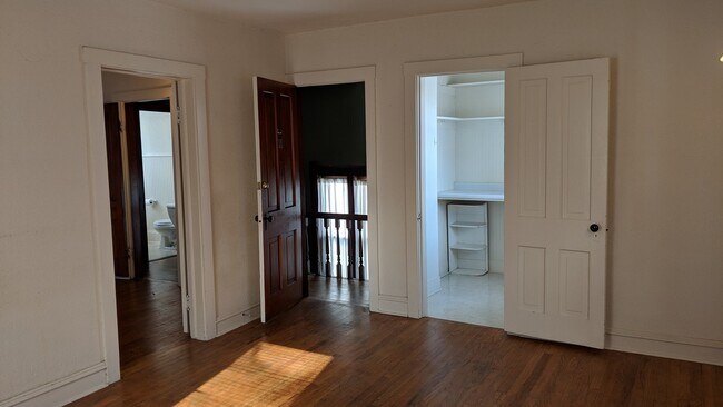 Building Photo - 3 bedroom home in Iowa City's Northside Neighborhood