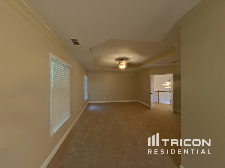 Building Photo - 3335 Renaissance Cir