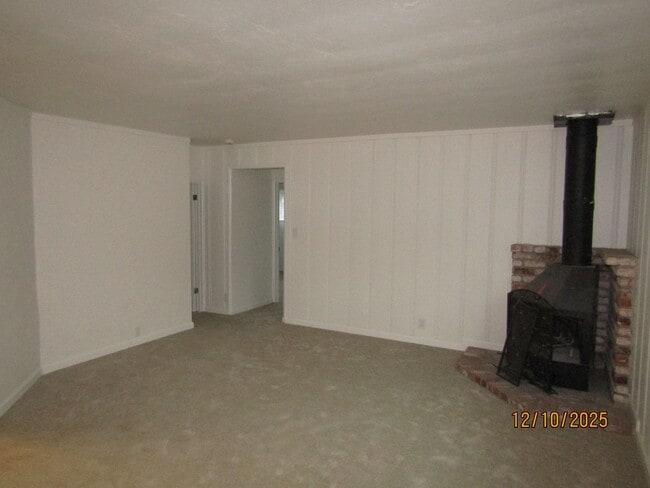 Building Photo - Very Rare 2 Bedroom House on a large lot with separate bonus unit!