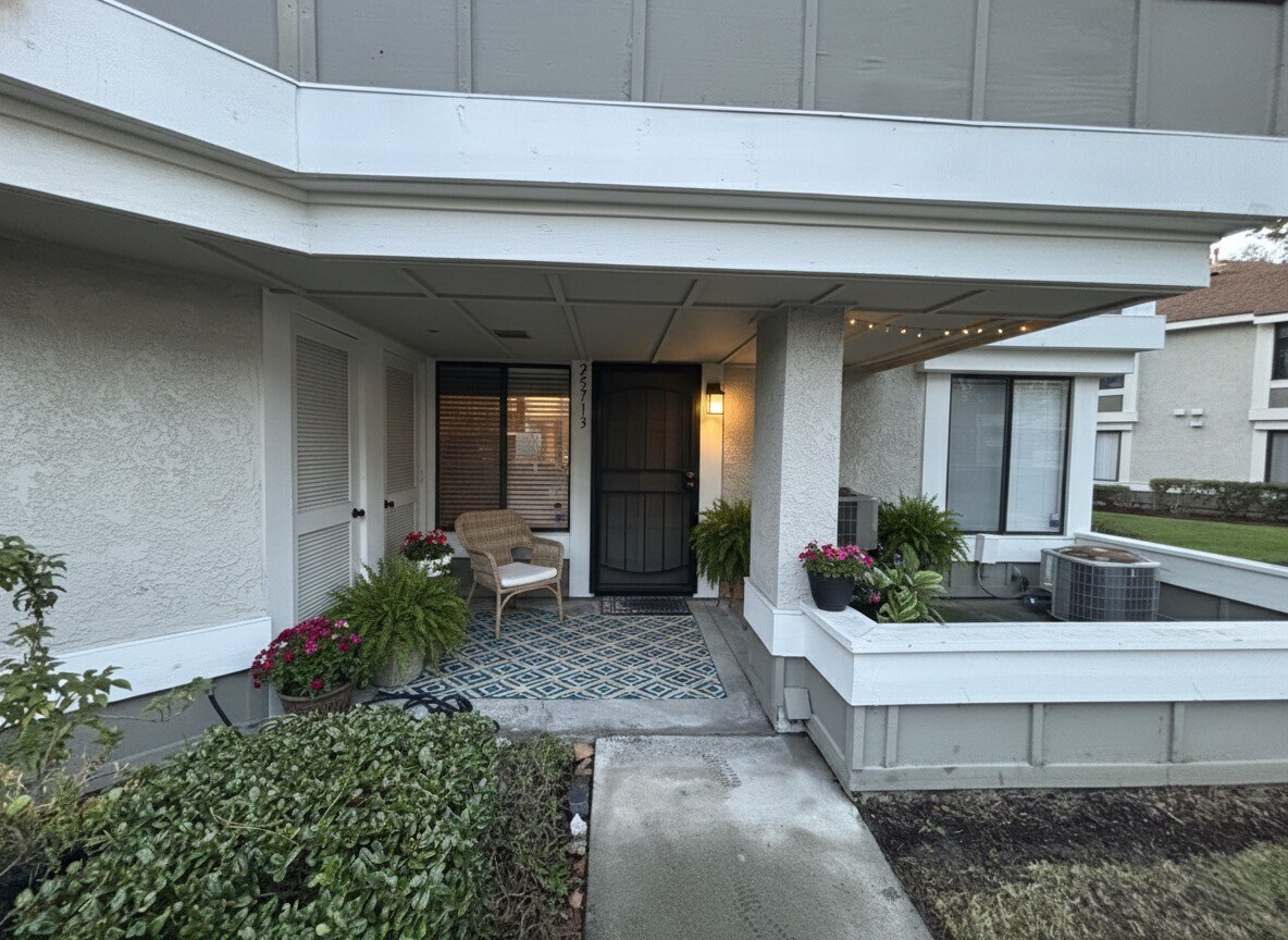 Building Photo - 25713 Sycamore Pointe