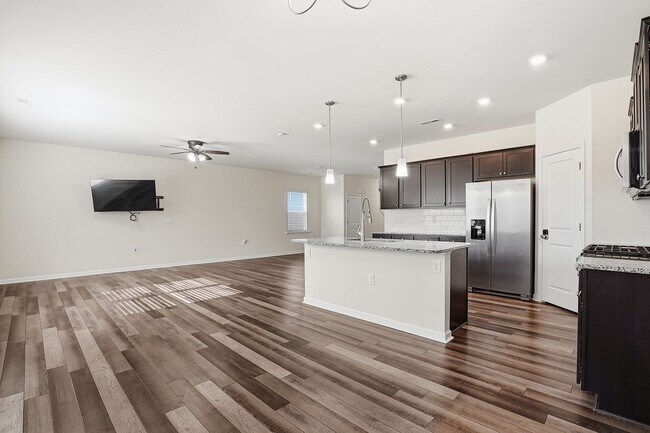 Building Photo - HOLIDAY INCENTIVES APPLY FOR THIS PROPERTY- AVAILABLE NOW! BEAUTIFUL 2 STORY HOME IN FUQUAY-VARINA