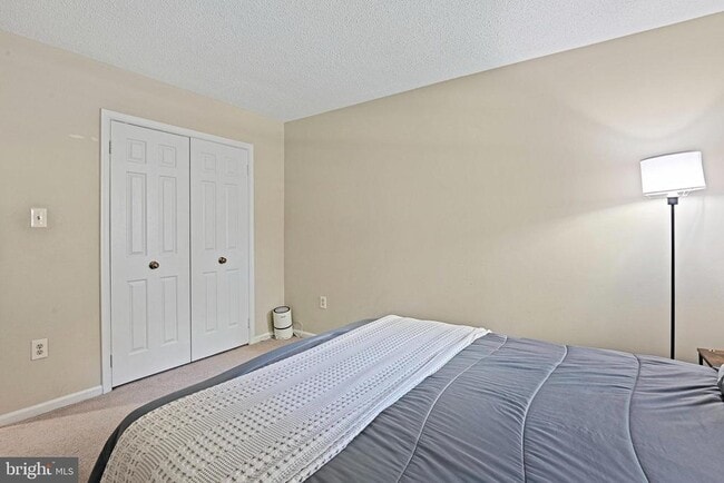 Building Photo - 2918 Glenvale Dr