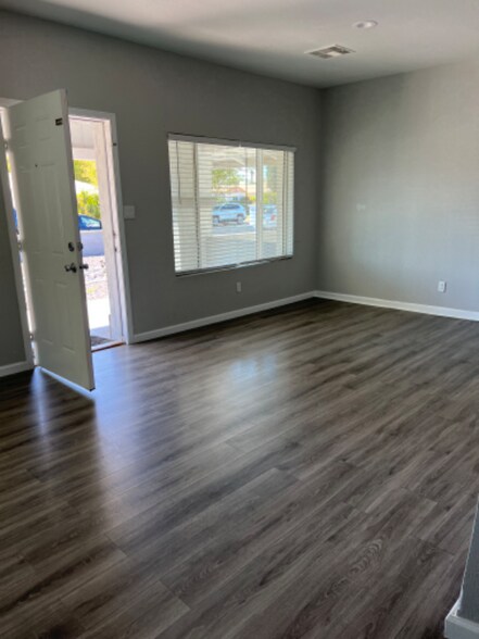 Building Photo - 340 W Highland Ave