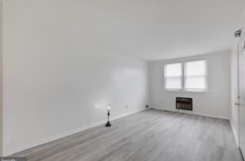Living room - 1516 67th Ave