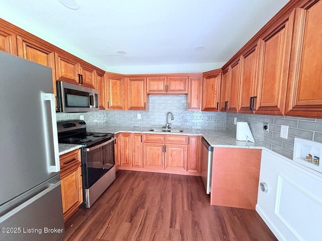 Building Photo - 10806 Milwaukee Way